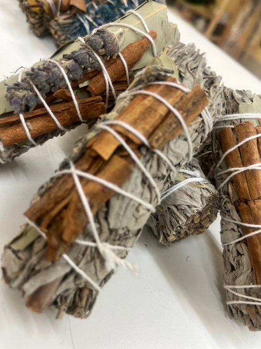 White Sage, Cinnamon,Lavender, Eucalyptus Smudge Stick