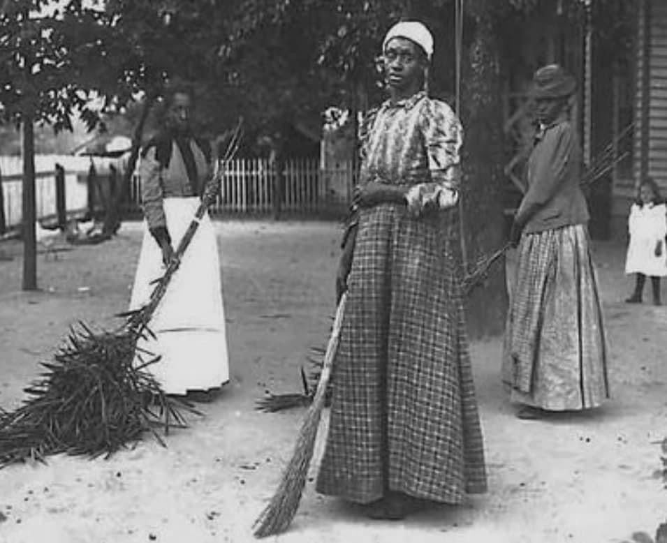 Broom Dressing